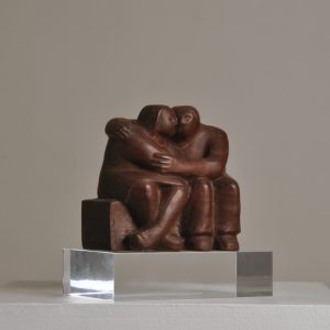 Juntos (Talla en Nogal Negro) 13 x 12 x 7 cm (2013)