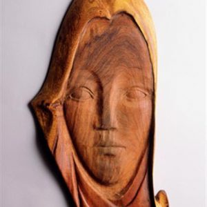Maria - bajorrelieve en algarrobo - 50 x 27 x 3cm